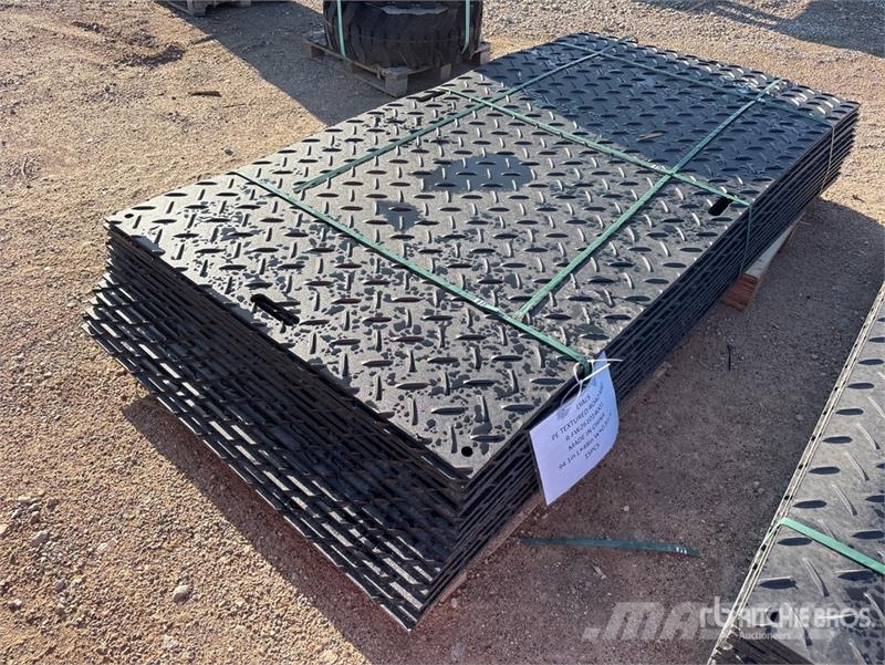 Quantity of (15) LYALS ALSRM 48 in x 94 in PE Tex Transport - Altele