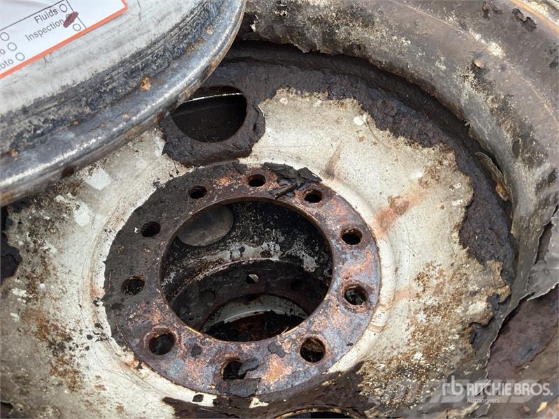  Quantity of (15) Mixed Lot of Steel 24.5 and 22.5  Коммерческий транспорт - Другие