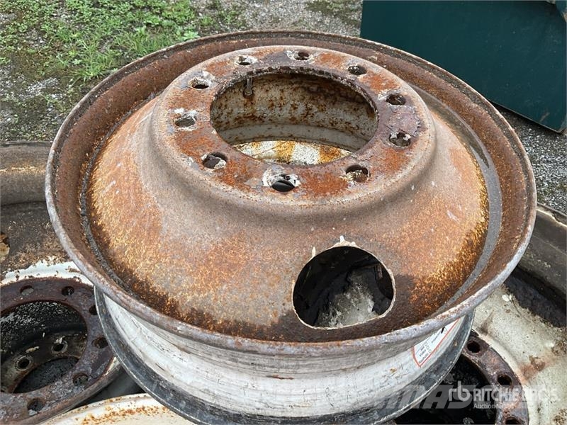  Quantity of (15) Mixed Lot of Steel 24.5 and 22.5  Коммерческий транспорт - Другие