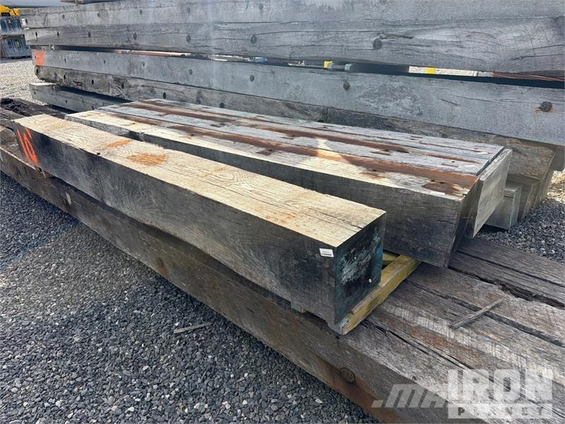 Quantity of (16) 12 In x 12 In x 10 ft Hard Wood T Verricelli, paranchi e sollevatori per materiali