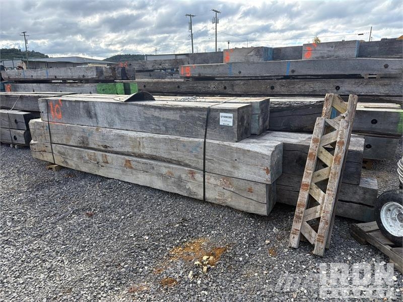 Quantity of (16) 12 In x 12 In x 10 ft Hard Wood T Verricelli, paranchi e sollevatori per materiali