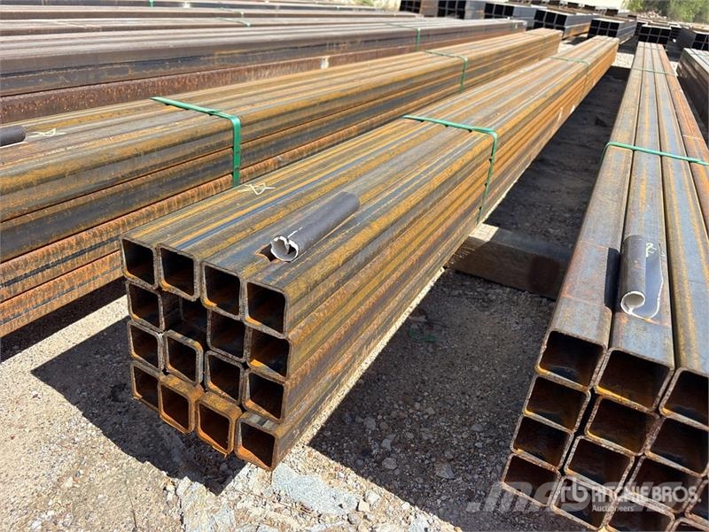 Quantity of (16) 2 in x 2 in x 18 ft Square Tubing Utovorne dizalice, vitla i dizala za materijal
