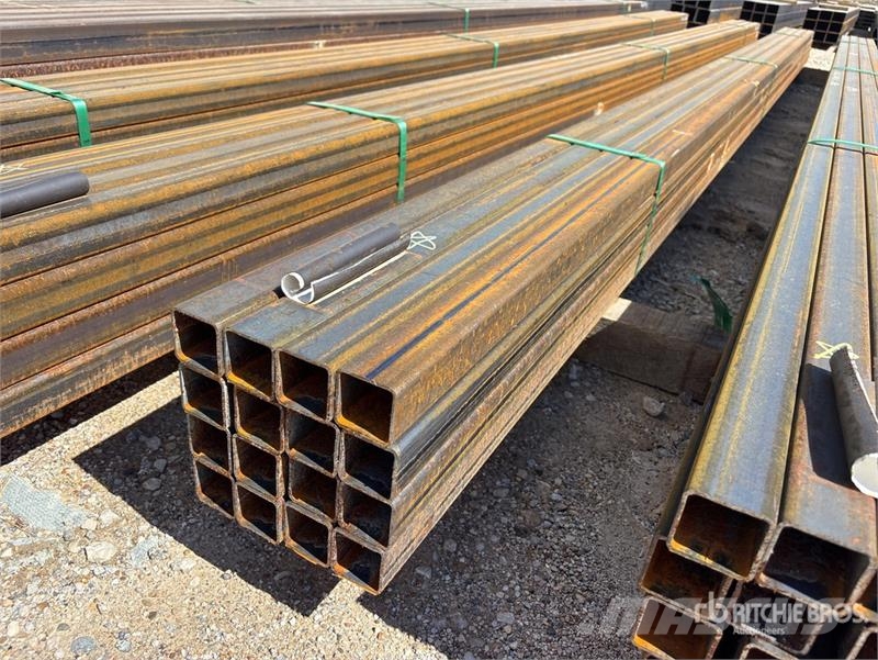 Quantity of (16) 2 in x 2 in x 18 ft Square Tubing Utovorne dizalice, vitla i dizala za materijal