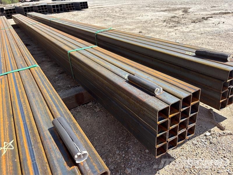 Quantity of (16) 2 in x 2 in x 18 ft Square Tubing Utovorne dizalice, vitla i dizala za materijal