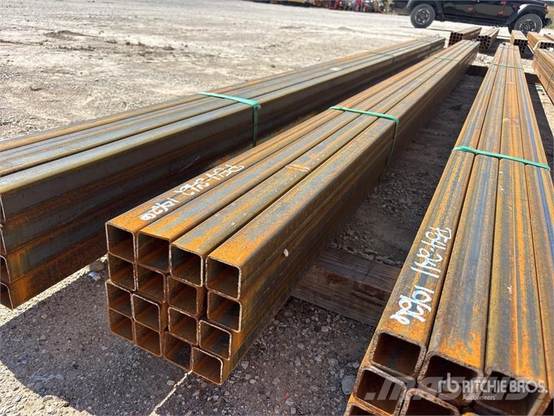 Quantity of (16) 2 in x 2 in x 18 ft Square Tubing Utovorne dizalice, vitla i dizala za materijal