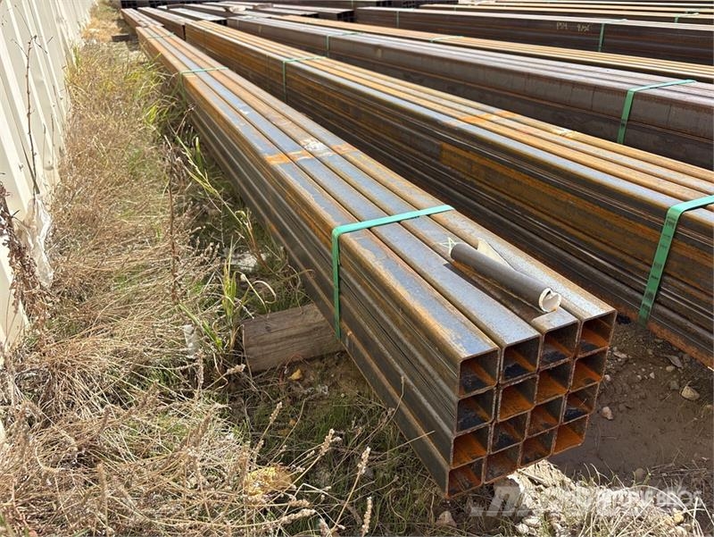 Quantity of (16) 2 in x 2 in x 18 ft Square Tubing Utovorne dizalice, vitla i liftovi za materijal