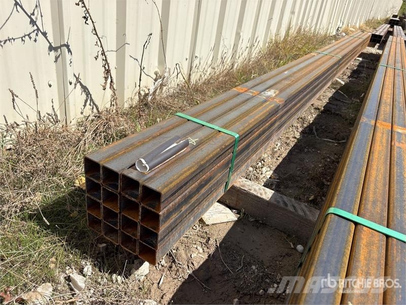 Quantity of (16) 2 in x 2 in x 18 ft Square Tubing Utovorne dizalice, vitla i liftovi za materijal