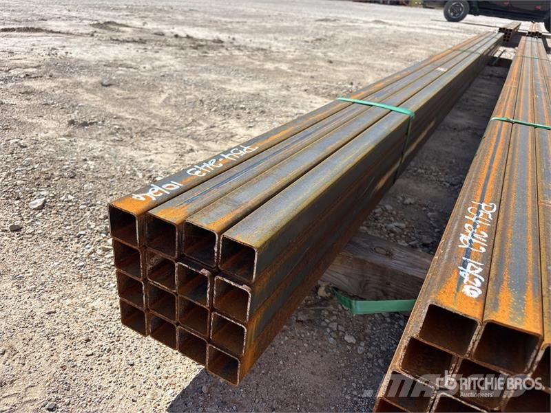 Quantity of (16) 2 in x 2 in x 18 ft Square Tubing Utovorne dizalice, vitla i dizala za materijal