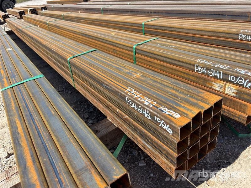 Quantity of (16) 2 in x 2 in x 18 ft Square Tubing Utovorne dizalice, vitla i dizala za materijal