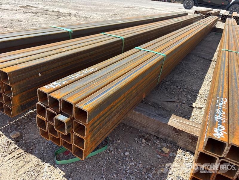 Quantity of (16) 2 in x 2 in x 18 ft Square Tubing Utovorne dizalice, vitla i dizala za materijal