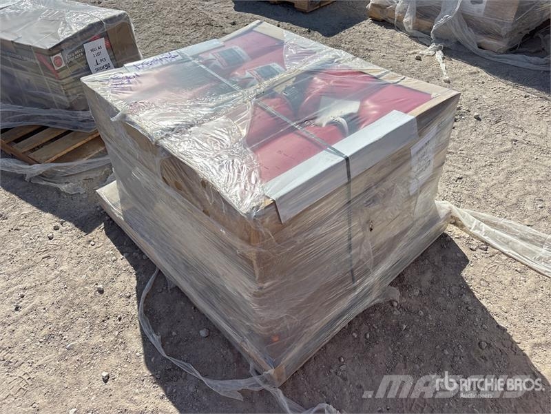  Quantity of (16) 5 gal Liquid Utility Jugs مكونات أخرى