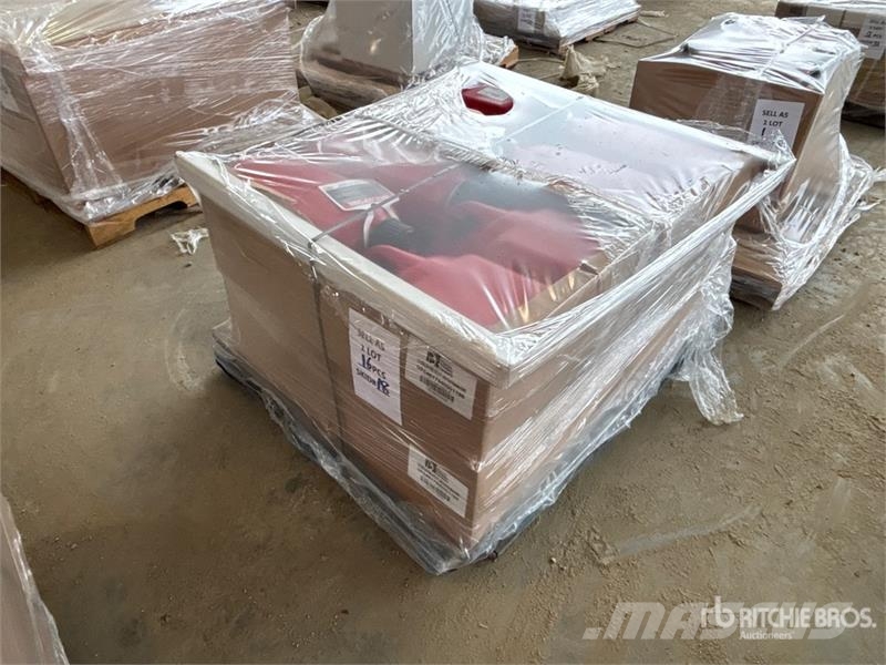 Quantity of (16) 5 gal Liquid Utility Jug Assorted Ostale poljoprivredne mašine