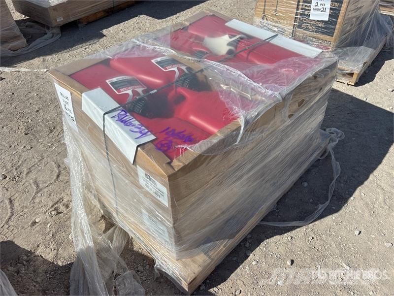  Quantity of (16) 5 gal Liquid Utility Jugs مكونات أخرى