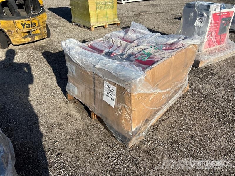  Quantity of (16) Pallets of 5 Gallon Liquid Utilit Landbruk - Annet