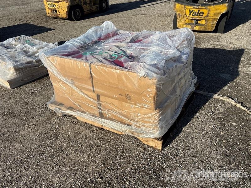  Quantity of (16) Pallets of 5 Gallon Liquid Utilit Landbruk - Annet