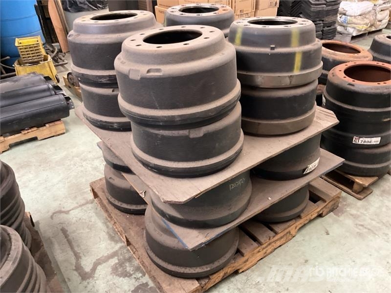 Quantity of (16) Unused New Brake Drums Otros componentes