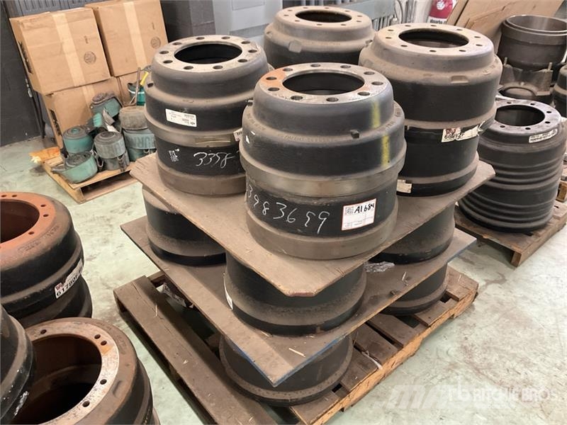 Quantity of (16) Unused New Brake Drums Otros componentes