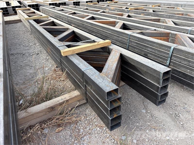 Quantity of 18 in x 20 ft Metal Trusses (Unused) Drugi deli