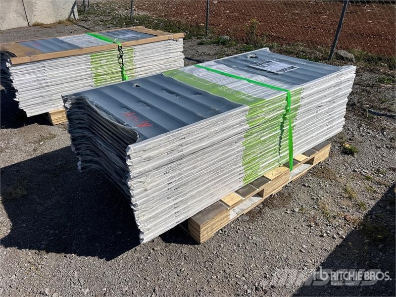 Quantity of (19) 6 ft x 36 in Trex Enhance Steel R Outros componentes