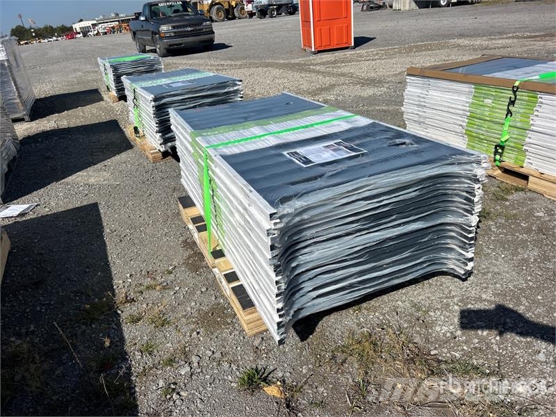 Quantity of (19) 6 ft x 36 in Trex Enhance Steel R Outros componentes