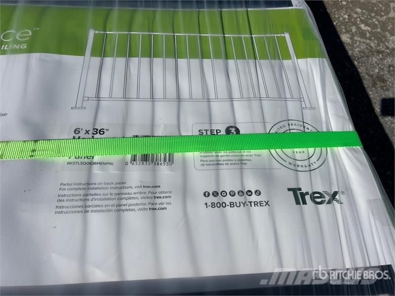  Quantity of (19) 6 ft x 36 in Trex Enhance Steel R Ostale komponente za građevinarstvo