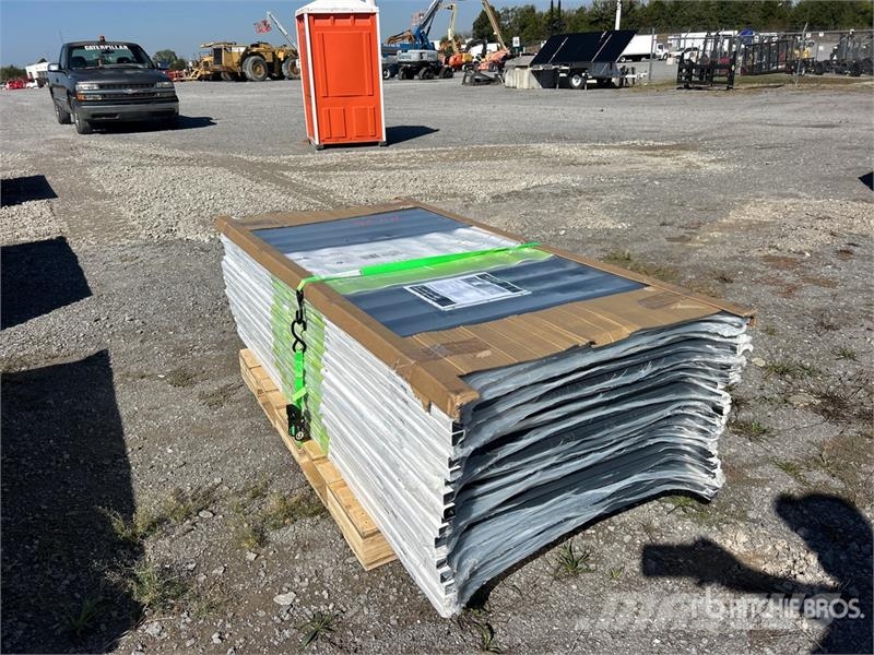 Quantity of (19) 6' x 36" Trex Enhance Steel Raili Ostale komponente za građevinarstvo