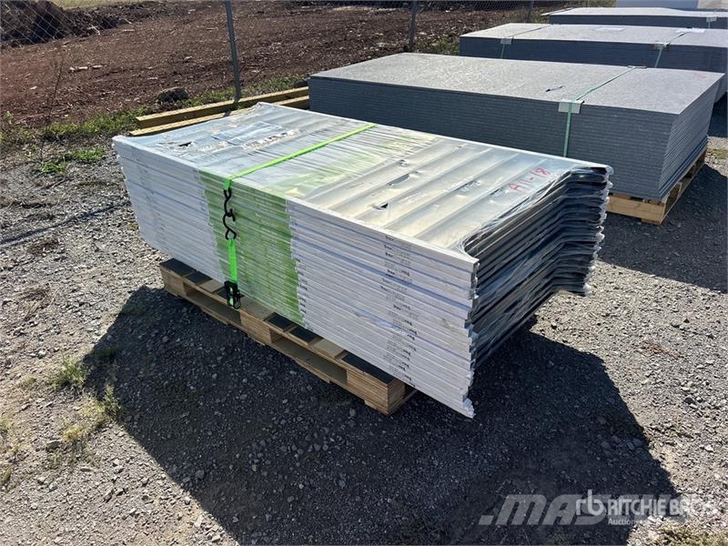 Quantity of (19) 6' x 36" Trex Enhance Steel Raili その他部品