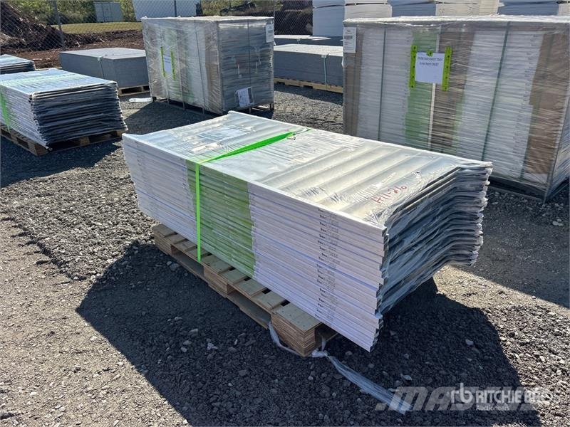  Quantity of (19) 6' x 36" Trex Enhance Steel Raili مكونات أخرى