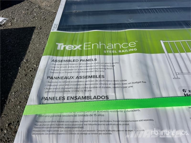 Quantity of (19) 6' x 36" Trex Enhance Steel Raili その他部品