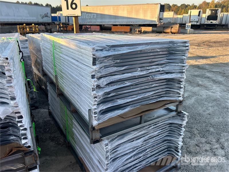  Quantity of (19) 6'x 36 in Trex Enhance Steel Rail مكونات أخرى
