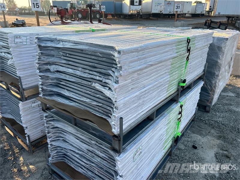  Quantity of (19) 6'x 36 in Trex Enhance Steel Rail مكونات أخرى