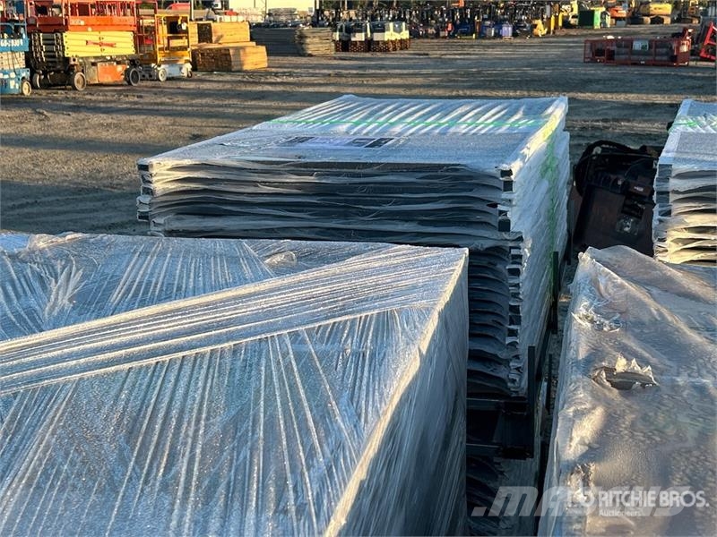  Quantity of (19) 6'x 36 in Trex Enhance Steel Rail مكونات أخرى