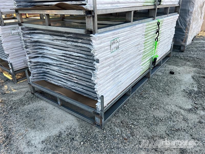 Quantity of (19) 6' x 36 in Trex Enhance Steel Rai Andre komponenter