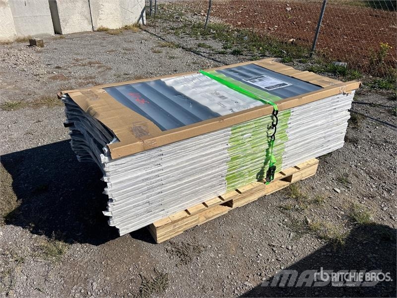  Quantity of (19) 6' x 36" Trex Enhance Steel Raili Ostale komponente za građevinarstvo
