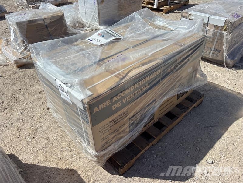  Quantity of (2) 18,000 BTU Window Air Conditioner Sildīšanas un atkausēšanas iekārtas