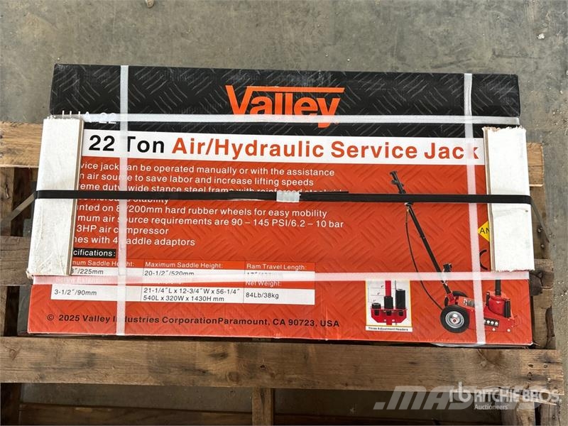 Quantity of (2) 22 Ton Service Jack 其他