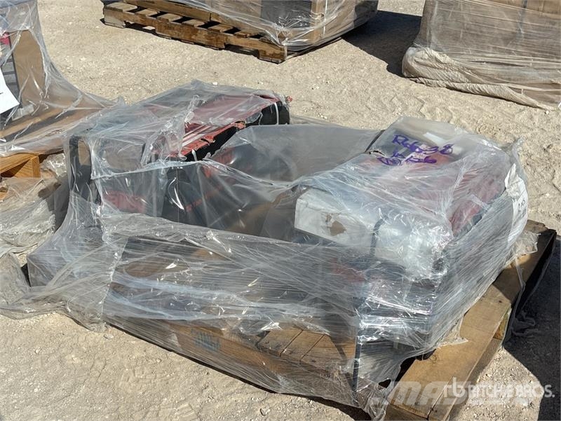 Quantity of (2) 22 Ton Service Jack Építőipar - Egyebek