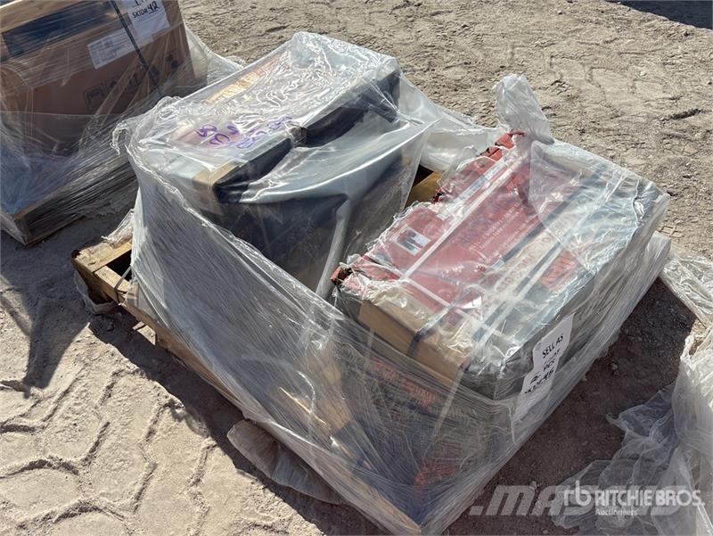 Quantity of (2) 22 Ton Service Jack Építőipar - Egyebek
