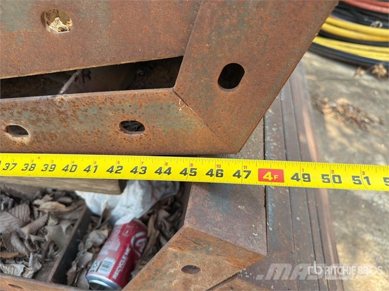Quantity of (2) 24 steel forms Concrete Forms Accesorios