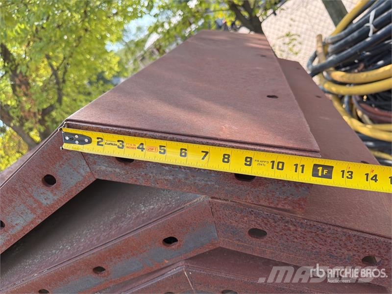 Quantity of (2) 24 steel forms Concrete Forms Accesorios