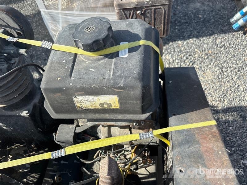  Quantity of (2) 30 gal Air Compressor Kompressoren