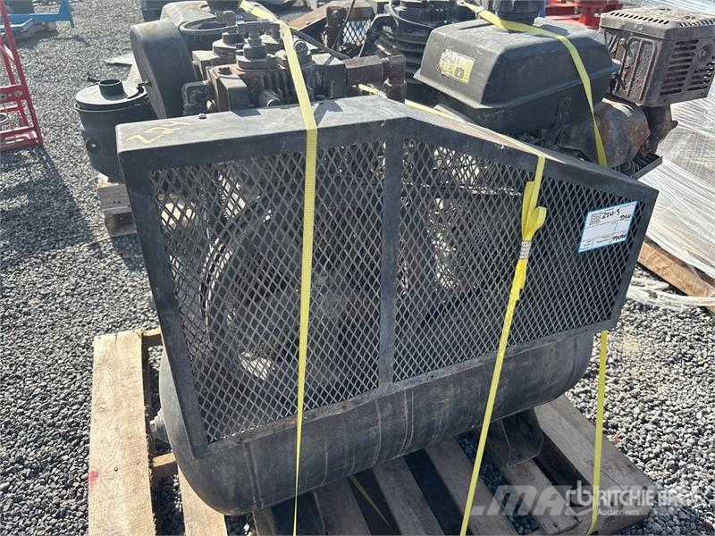  Quantity of (2) 30 gal Air Compressor Kompressoren