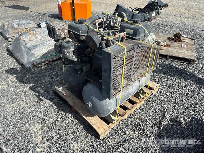  Quantity of (2) 30 gal Air Compressor Kompressoren