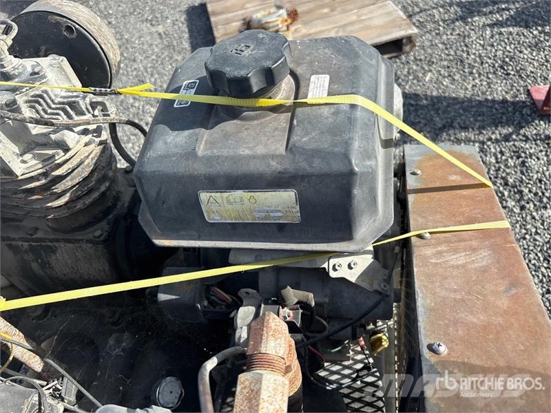  Quantity of (2) 30 gal Air Compressor Kompressoren