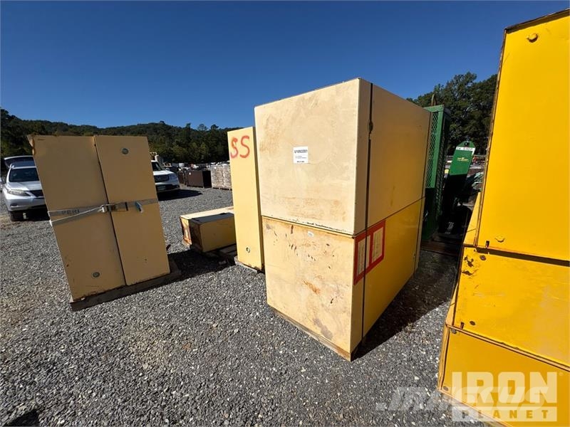  Quantity of (2) 33 in x 33 in x 66 in Fire Cabinet 其他组件