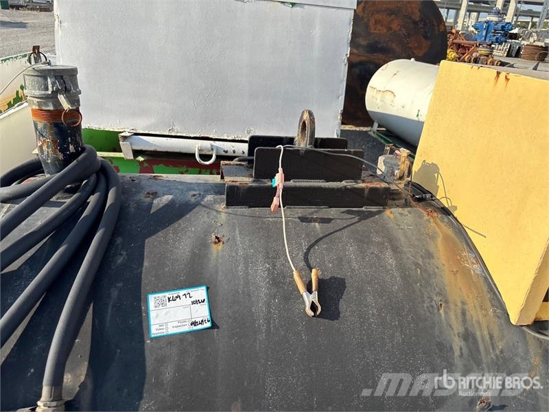  Quantity of (2) 350 gal Skid Mounted Steel Diesel  연료 및 첨가제 탱크