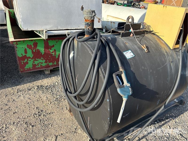  Quantity of (2) 350 gal Skid Mounted Steel Diesel  연료 및 첨가제 탱크