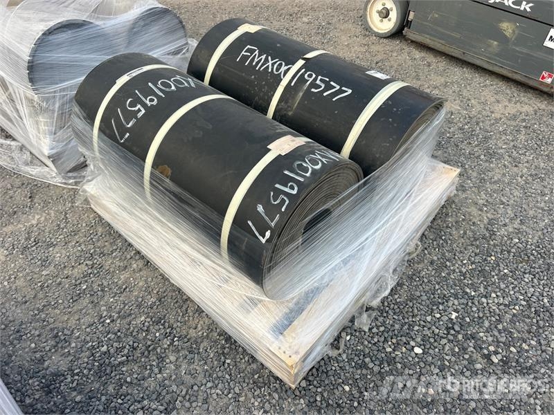  Quantity of (2) 36 in Conveyor Belt (Unused) معدات البناء - غير ذلك