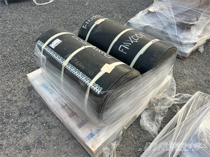  Quantity of (2) 36 in Conveyor Belt (Unused) معدات البناء - غير ذلك