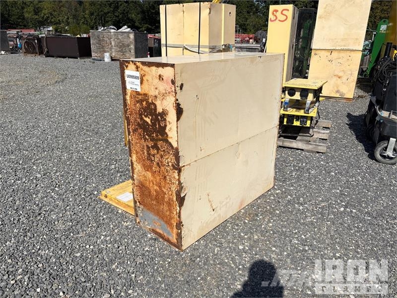  Quantity of (2) 43-Wx18-Dx44-T Fire Cabinets مكونات أخرى